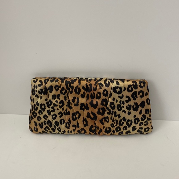 Steve Madden Handbags - Steve Madden animal clutch purse